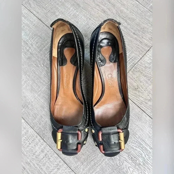 CHLOÉ Classic Leather Wooden Heel
Wedges Size 7.5 - Picture 5 of 5